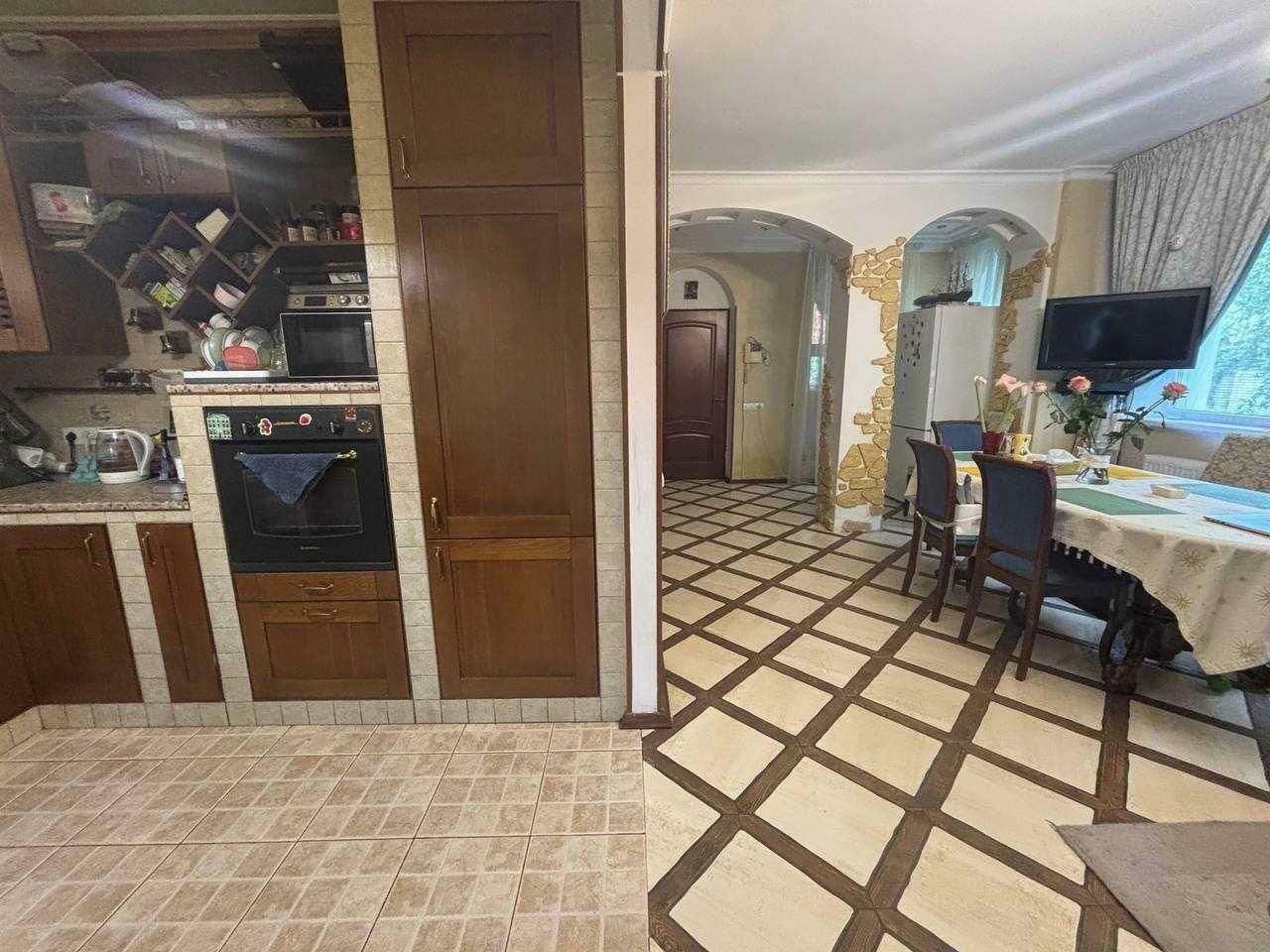1838973922647383
