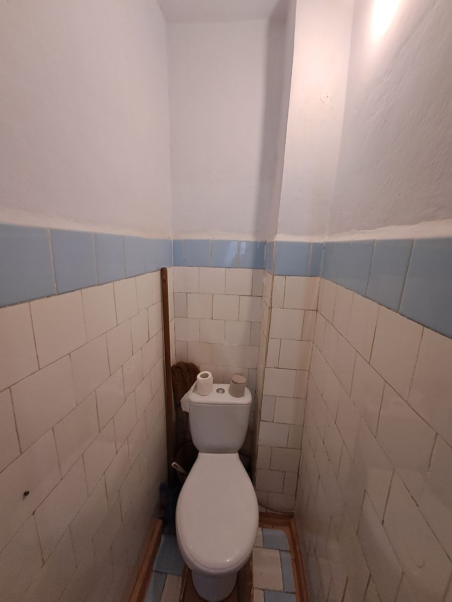 1833364765969384