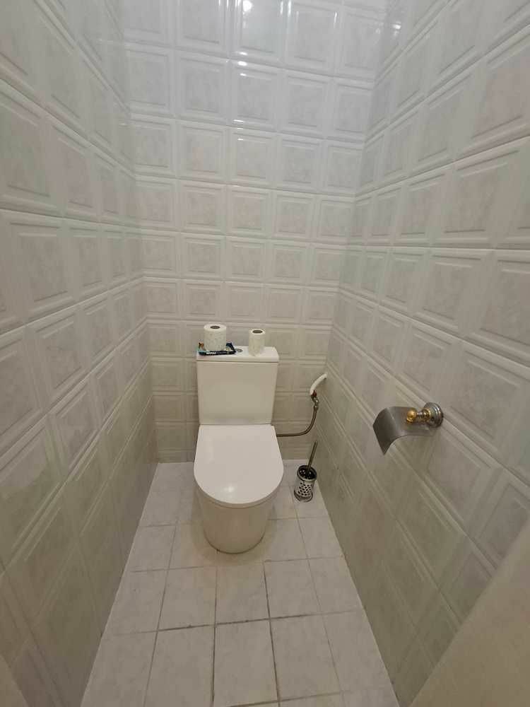 1836000784830384