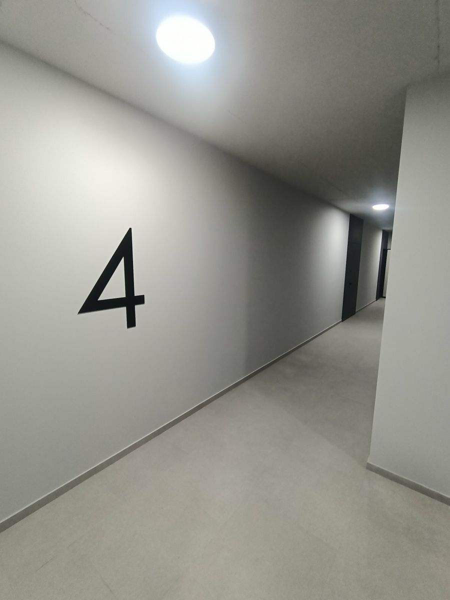 1838968648569384
