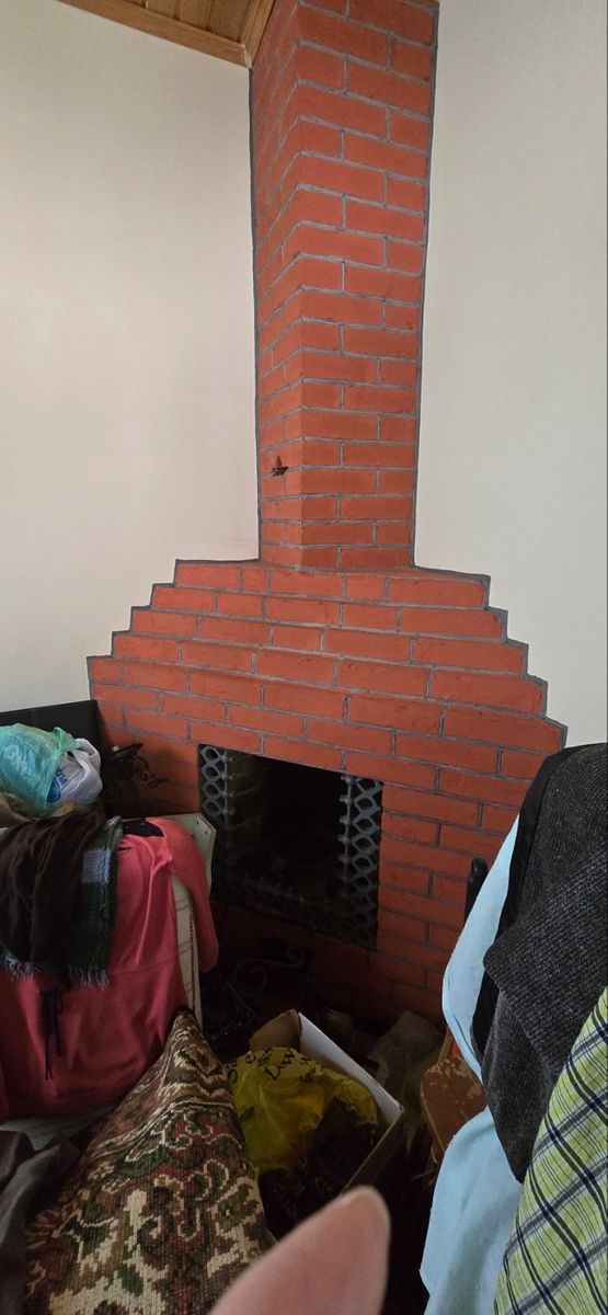 1832097965328385