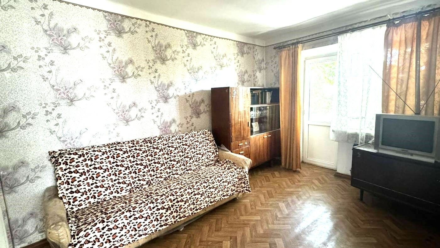 1833383524886385