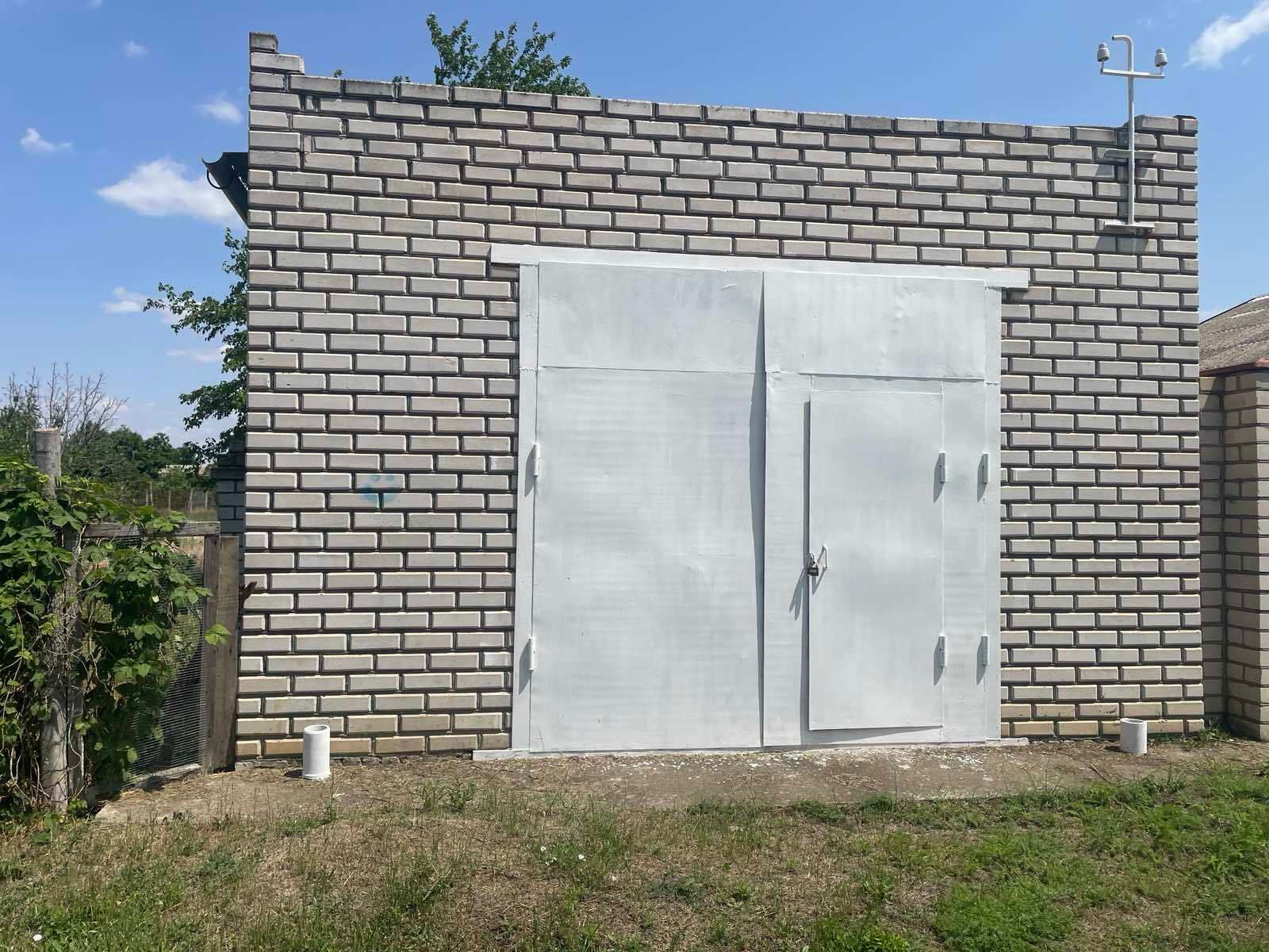 1835092620896385