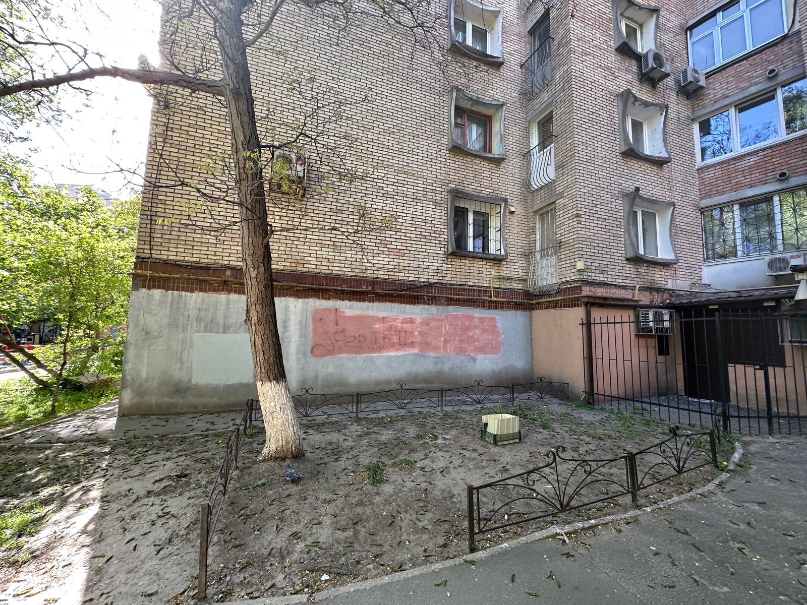 1835261215406388