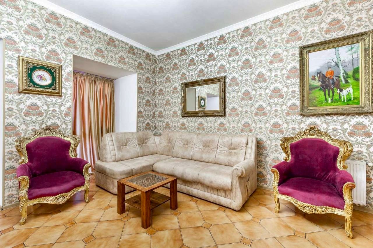 1832582388080390