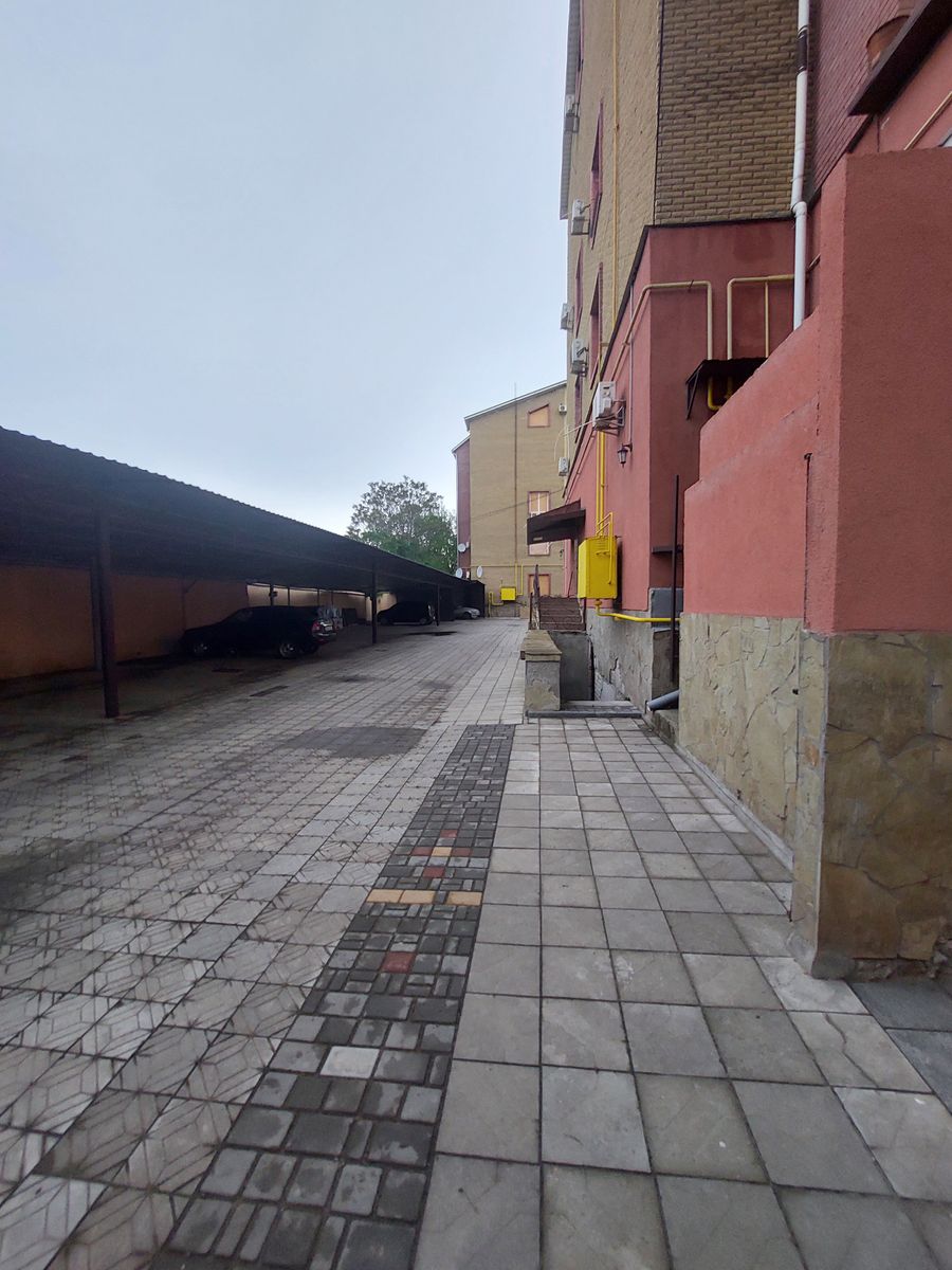 1831468851575391