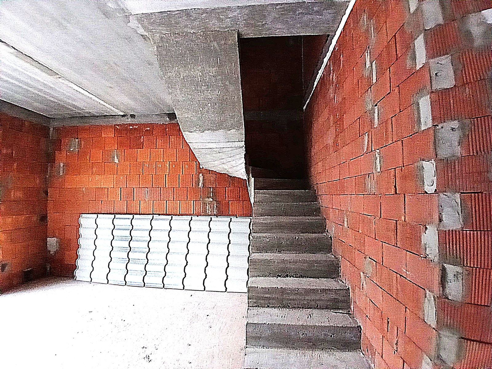 1835978716612392