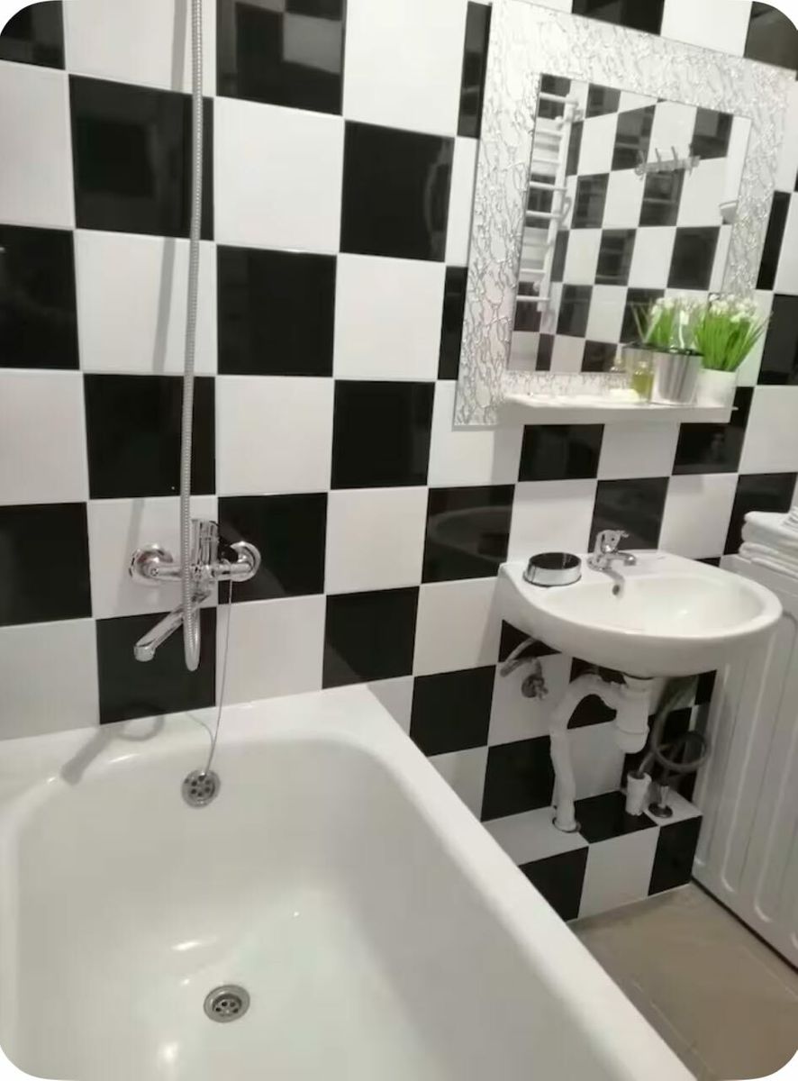 1838516682345392