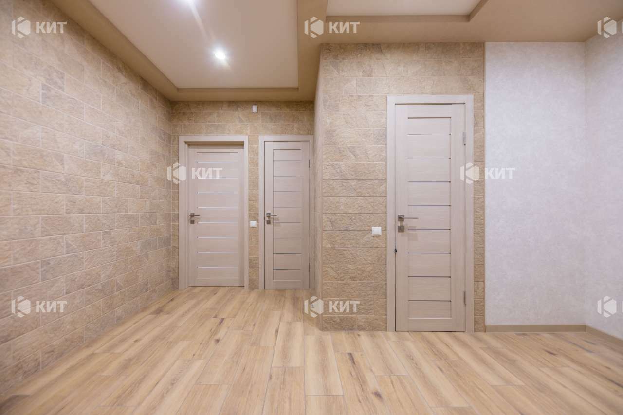 1835435686207393