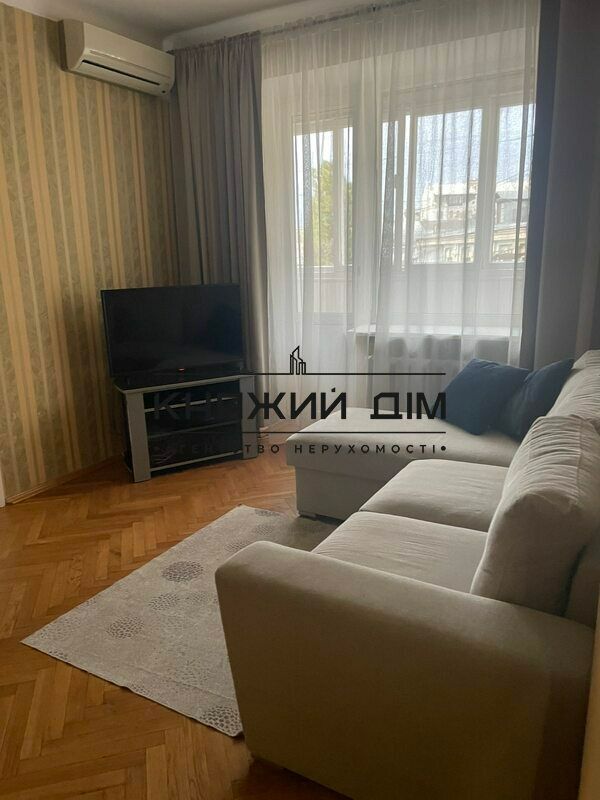 1835353783417394