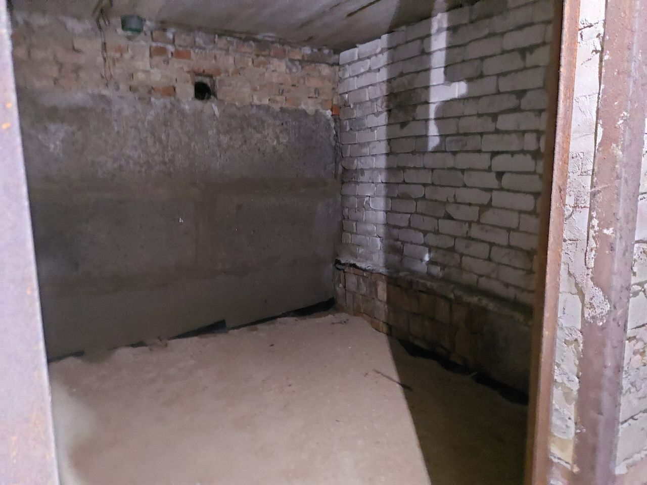 1837078850233395