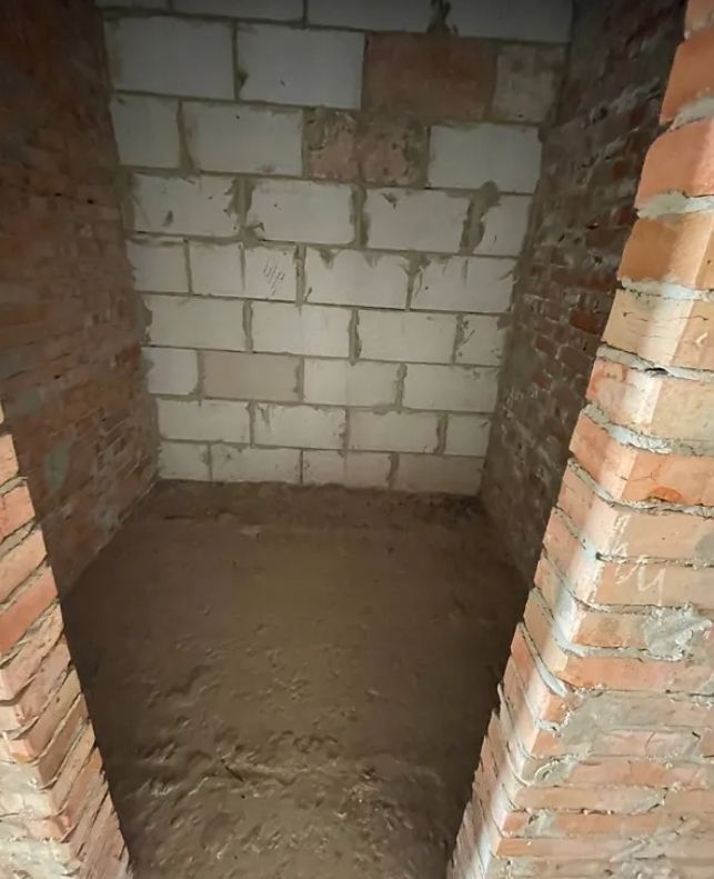 1832257461027399