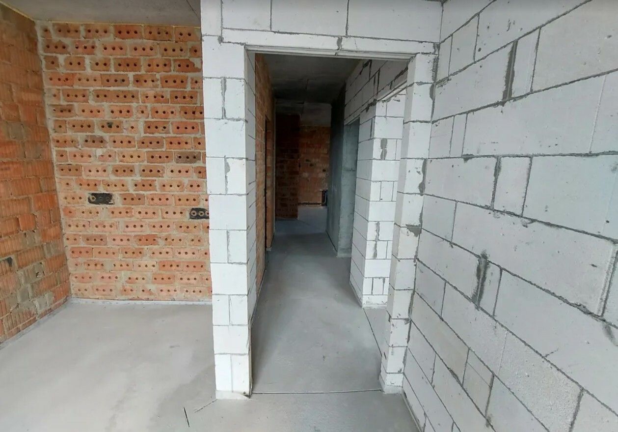 1832657154996004