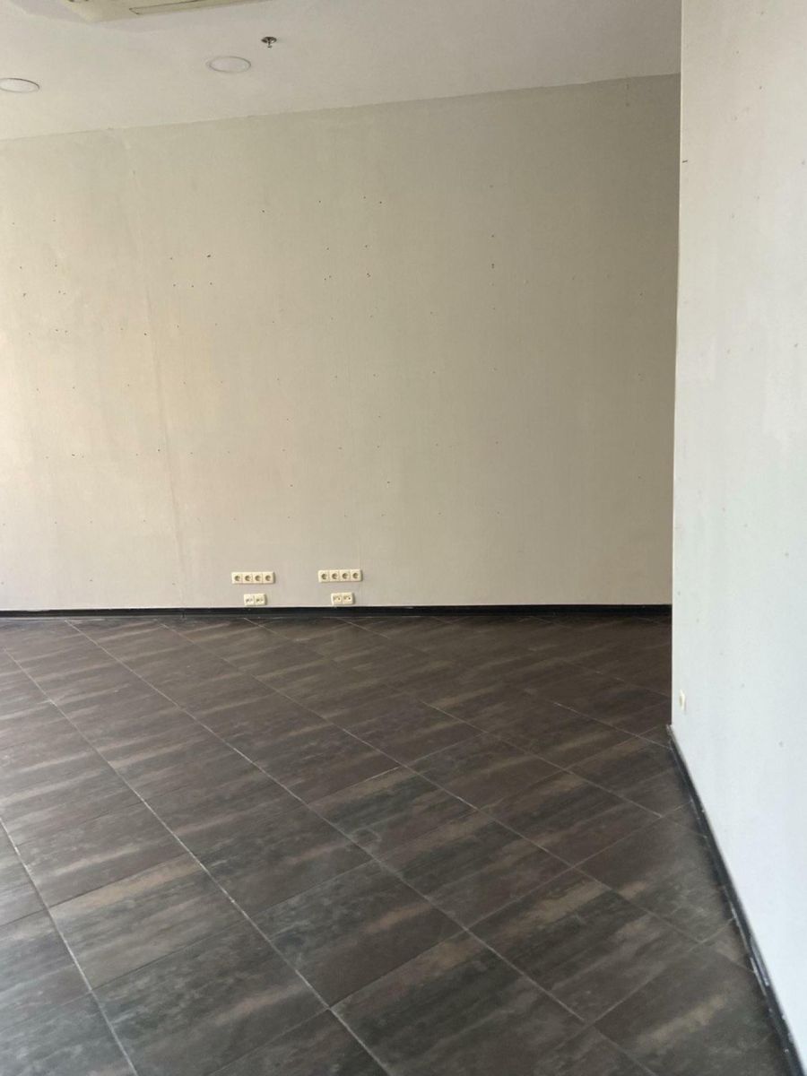 1834819945986004