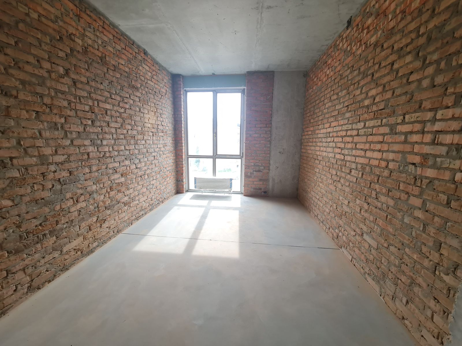 1835393173661004