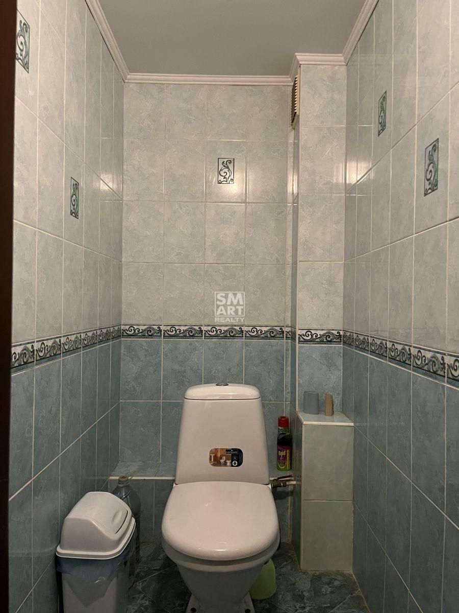 1823409067727400