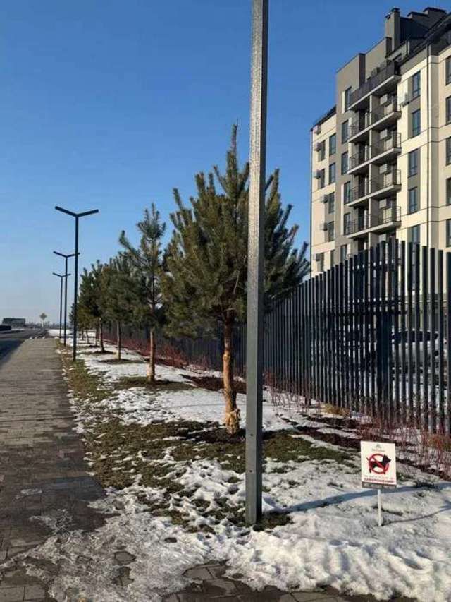 1827656297529400