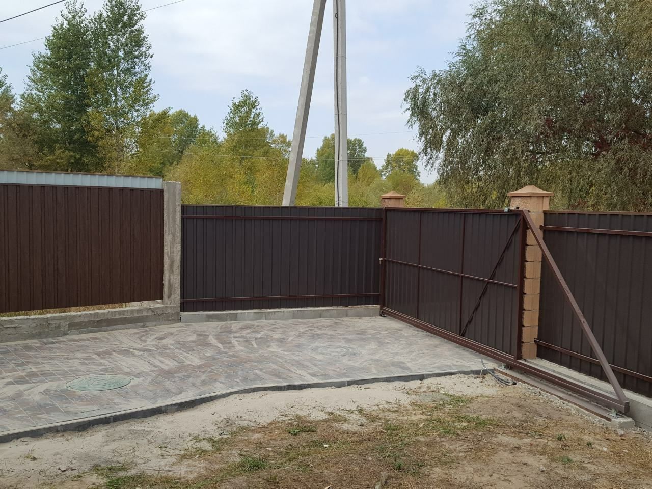 1676907855353401