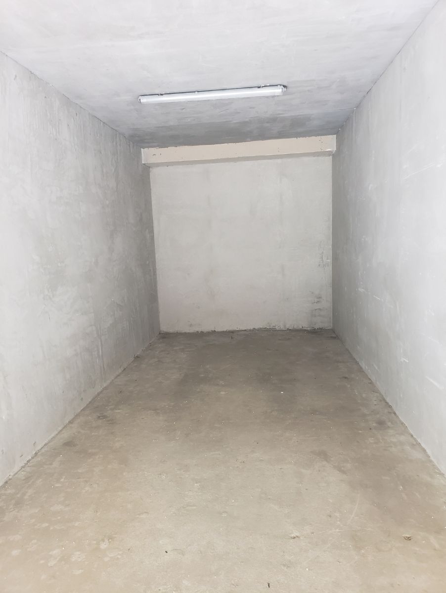 1827474145326402