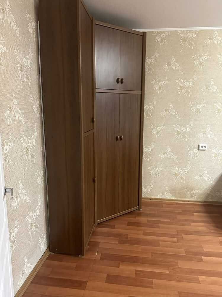 1833280877394402