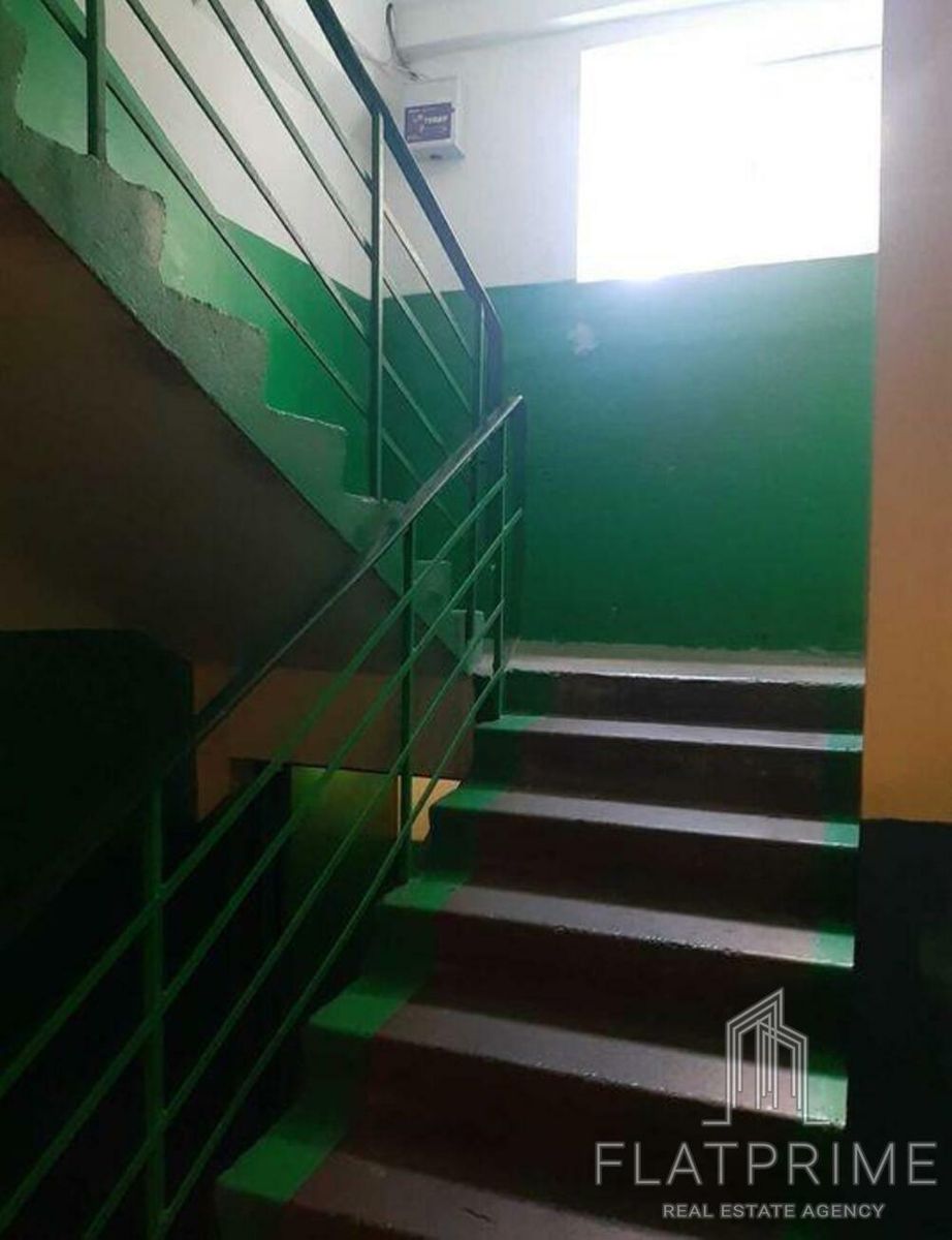 1835172890484402