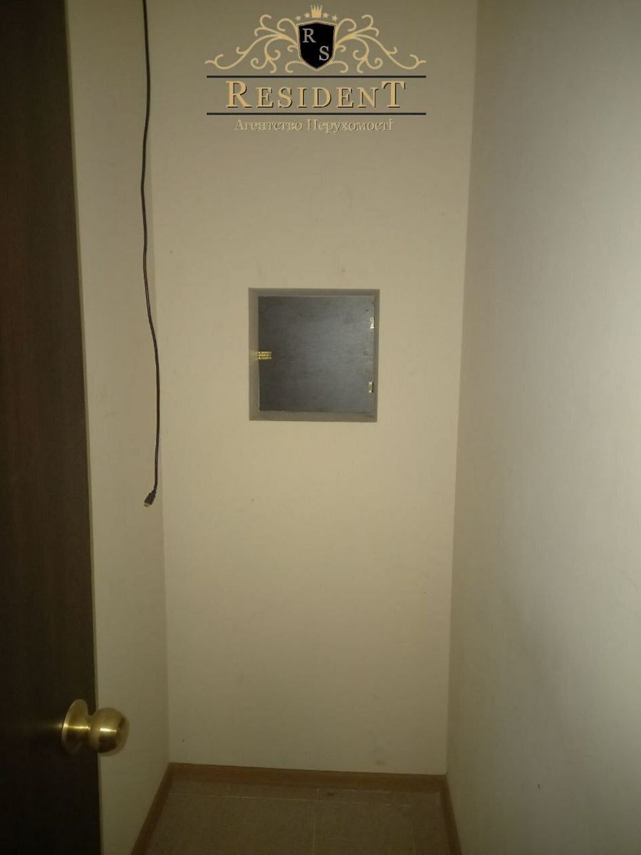 1835629750074402