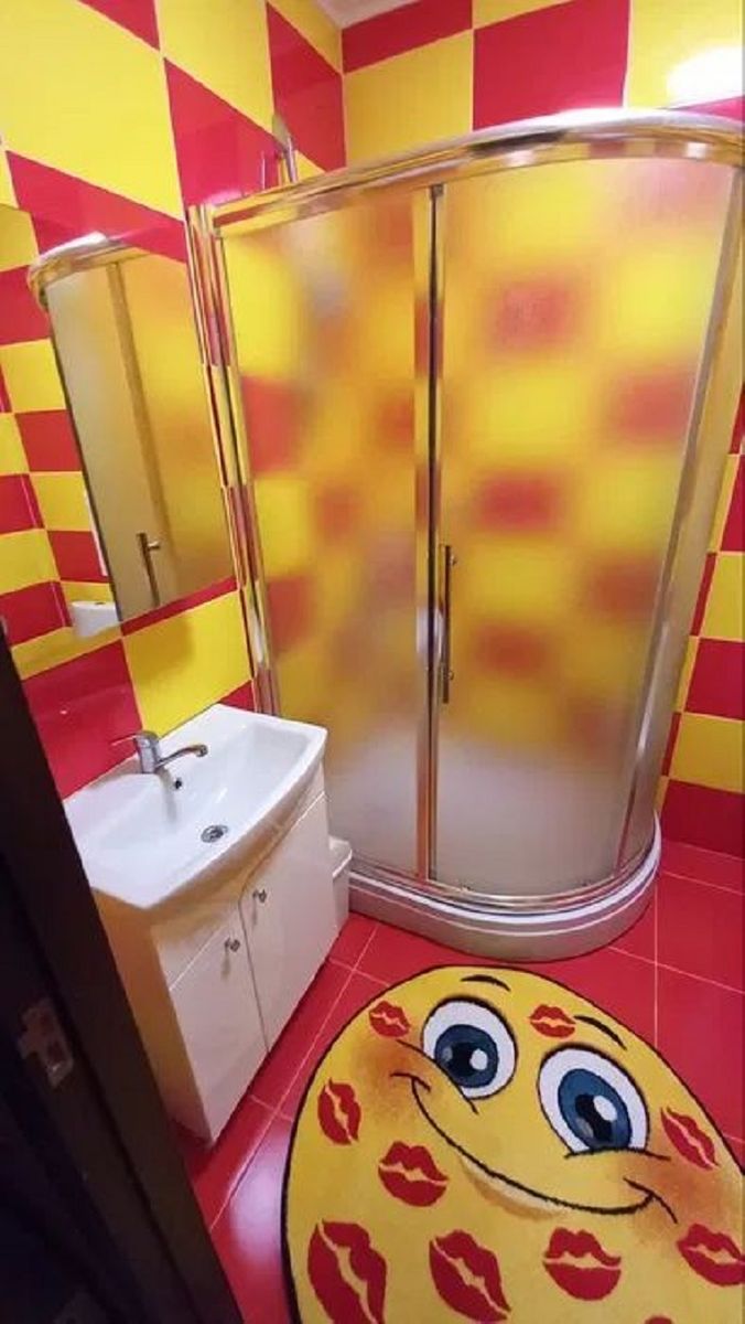 1835990886614402