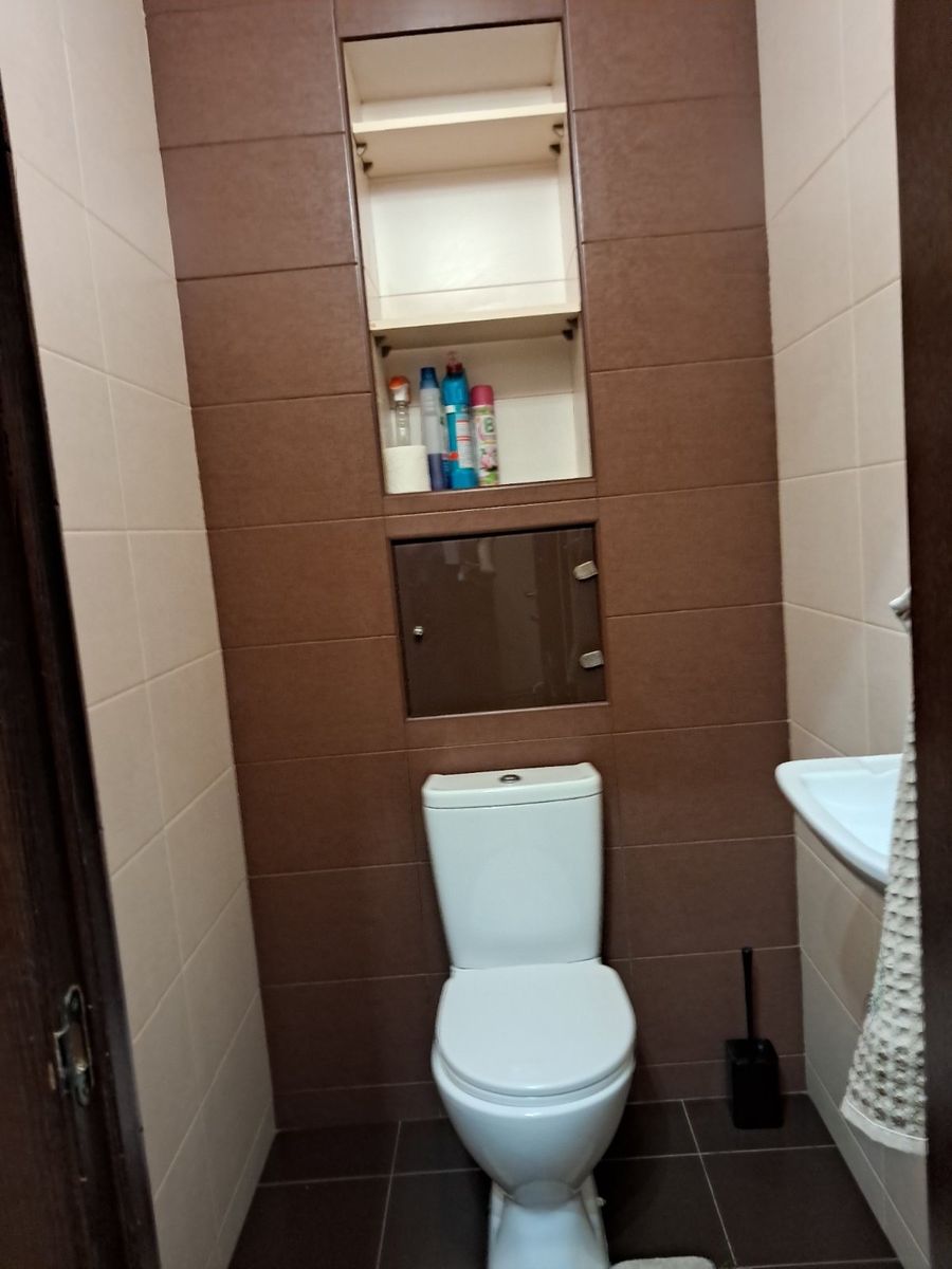 1838064064505402
