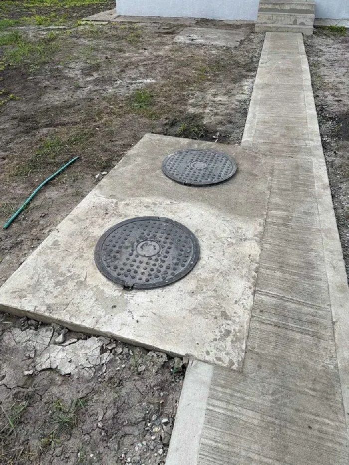 1833349649140403