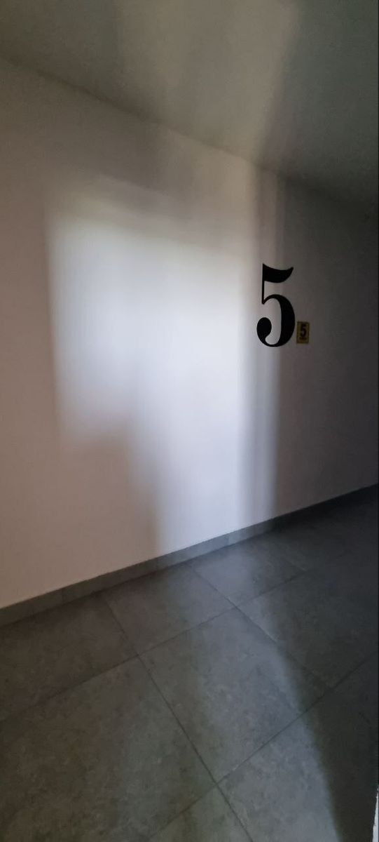 1834097368830407