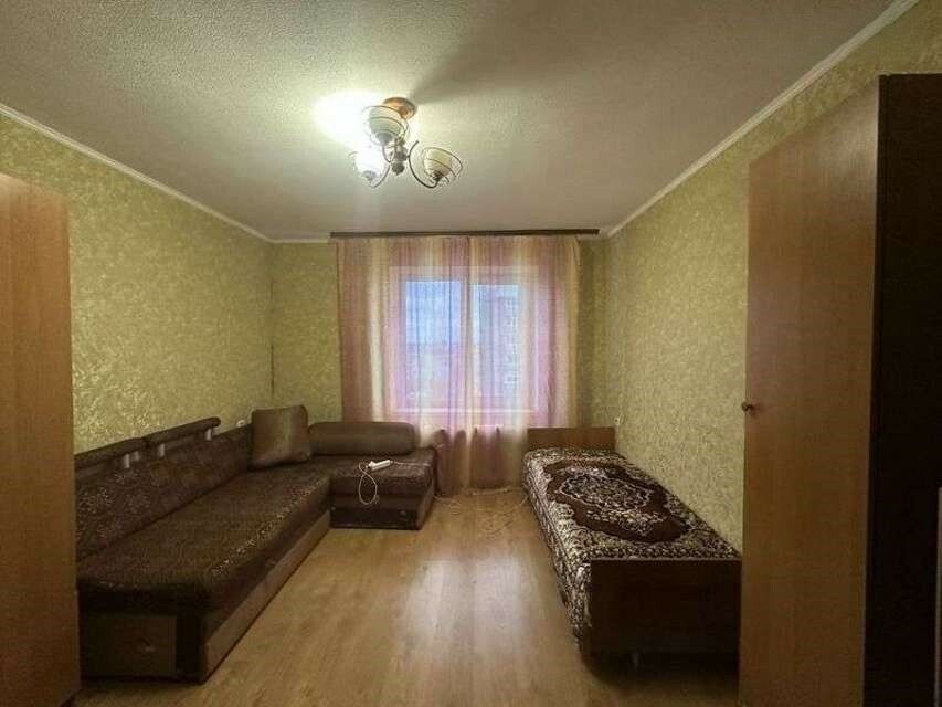1837896348845408