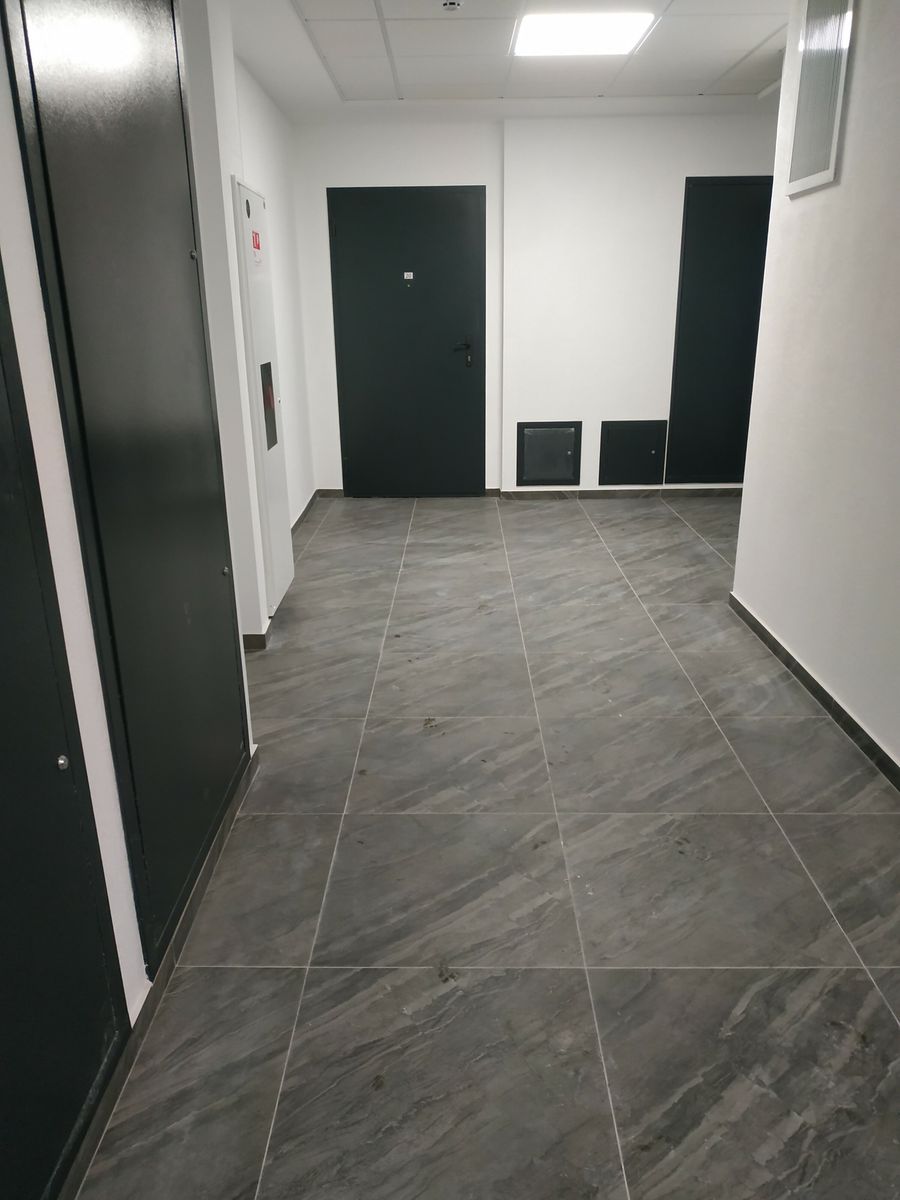 1717155870698409