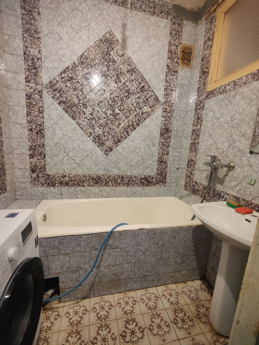 1825493472624409