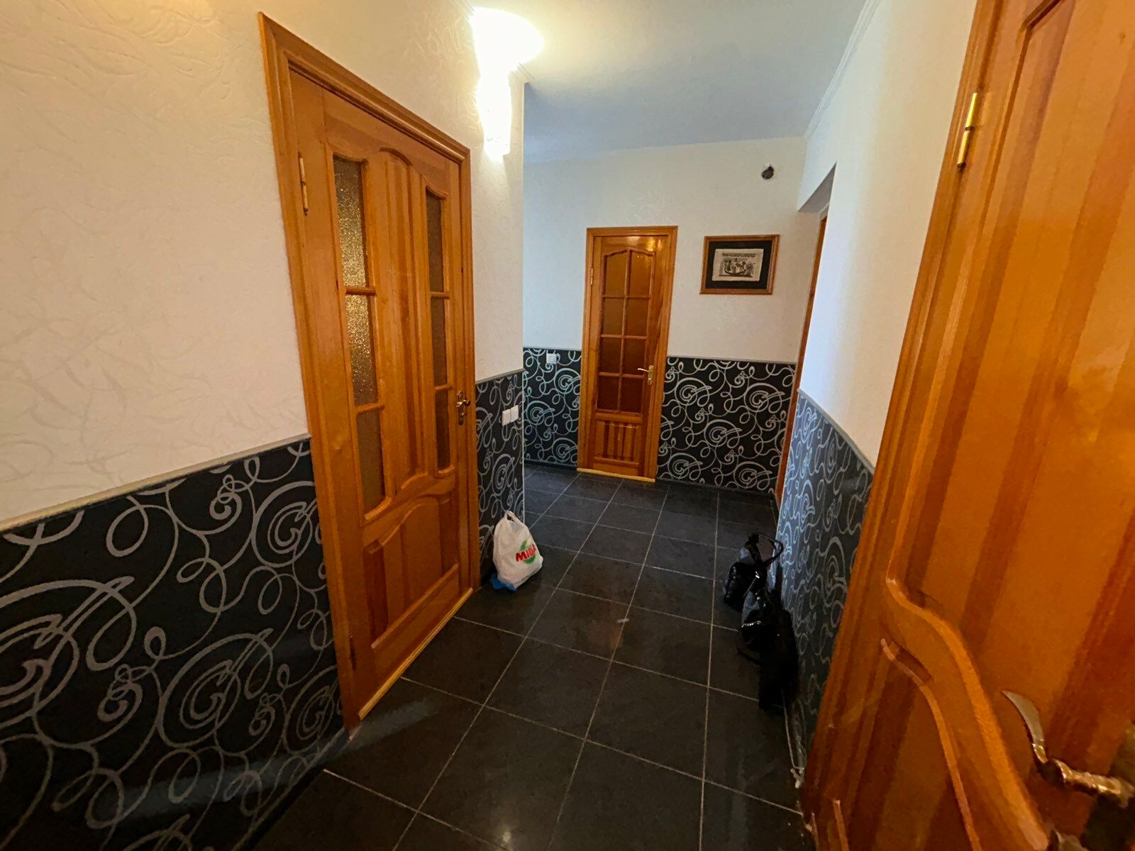 1830900162850409