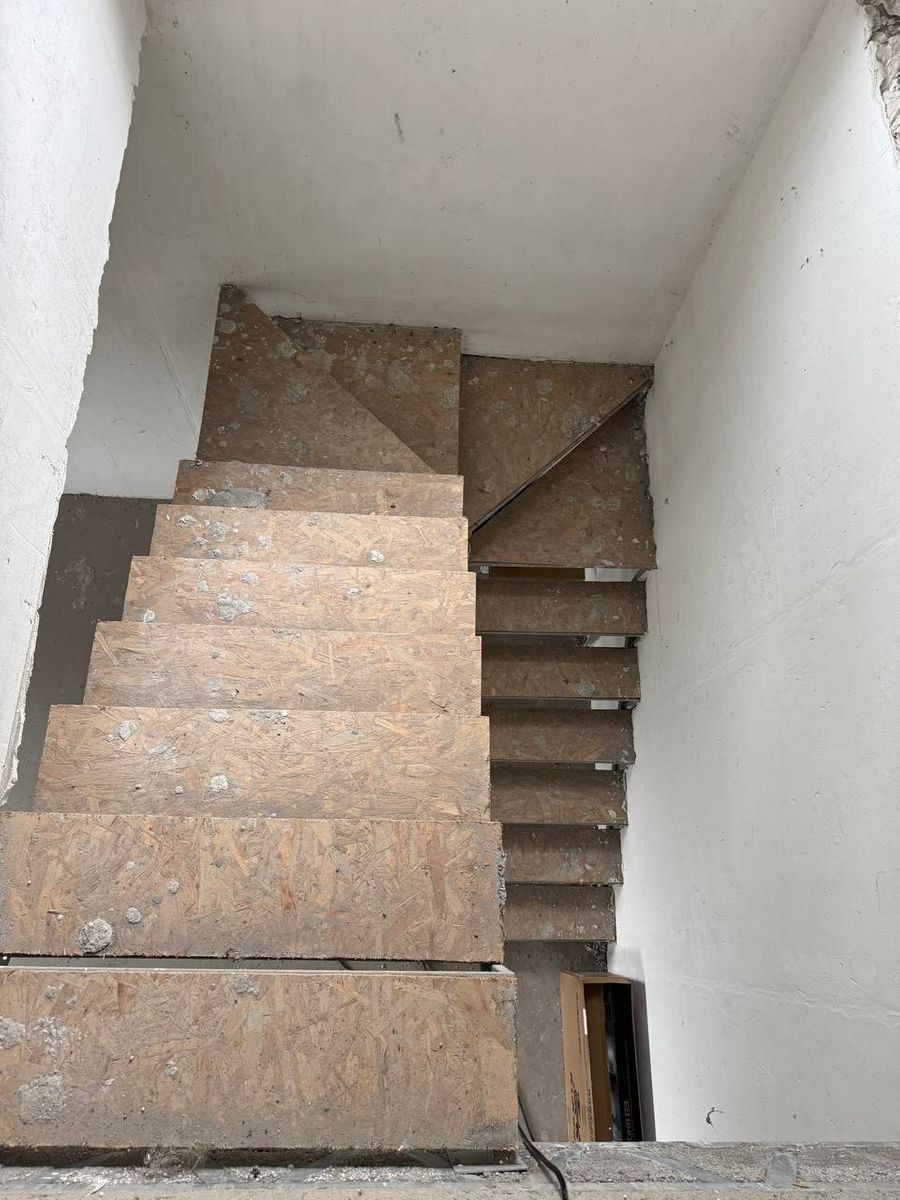 1835796313021409
