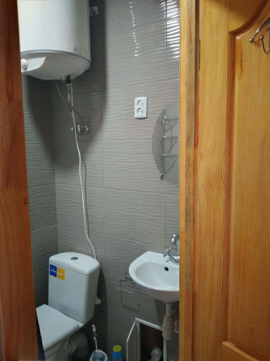 1835819538495409