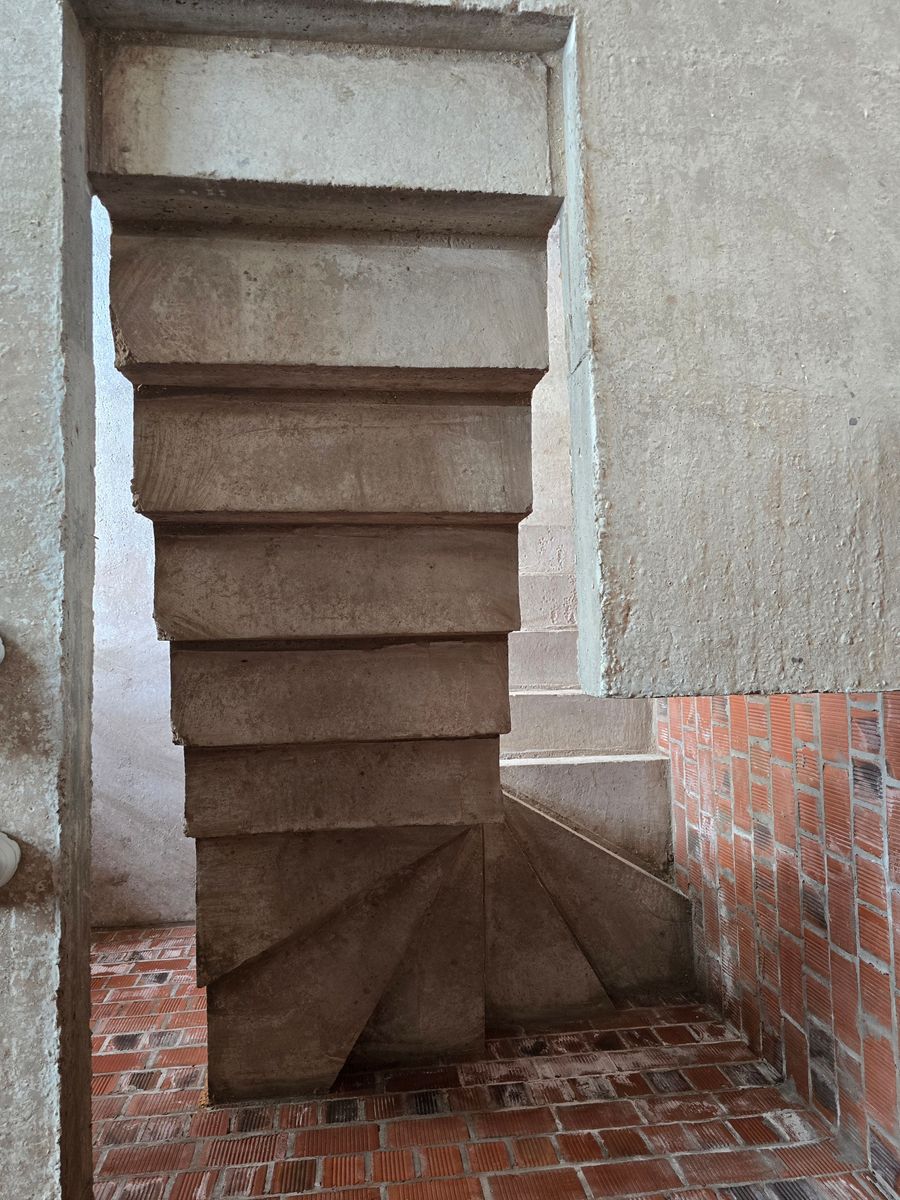 1836025445454409