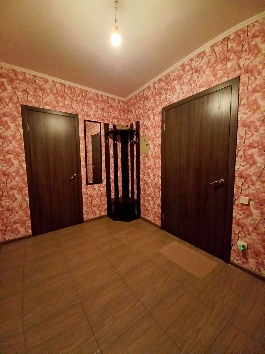 1825208649933041