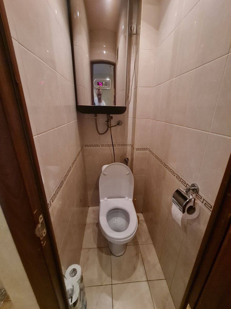 1835897622987041