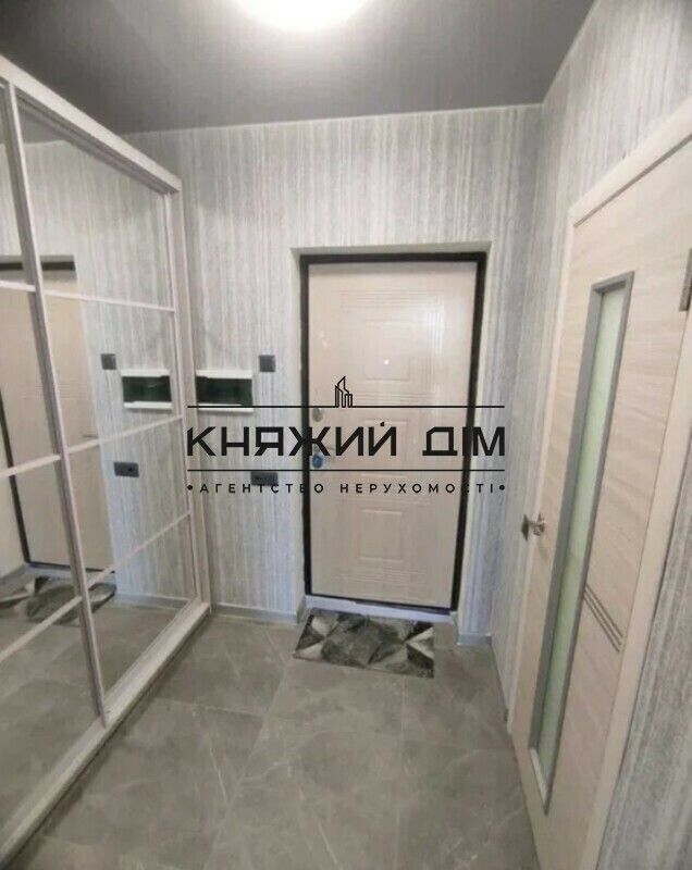 1837158825779412