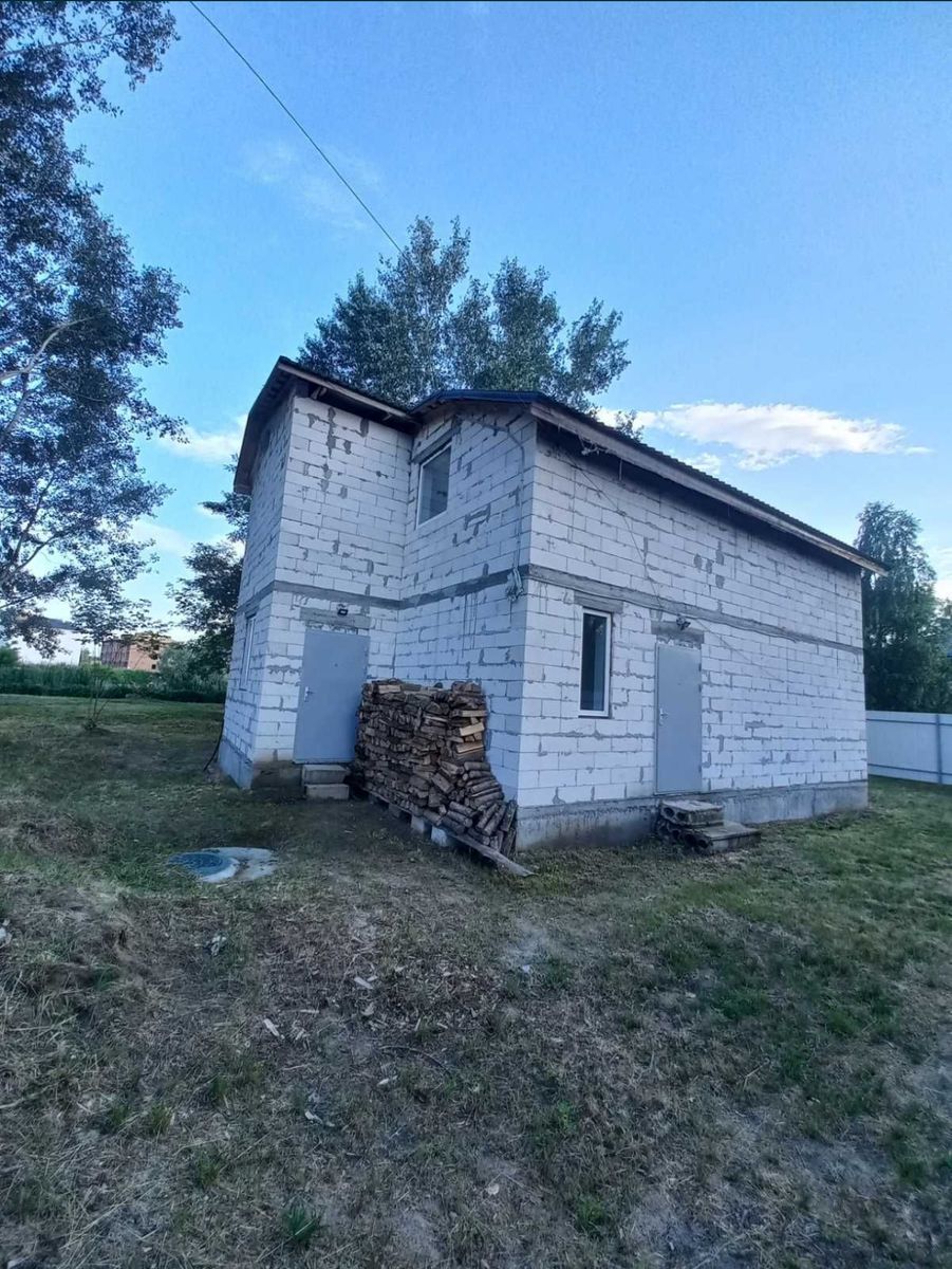 1839628741763412