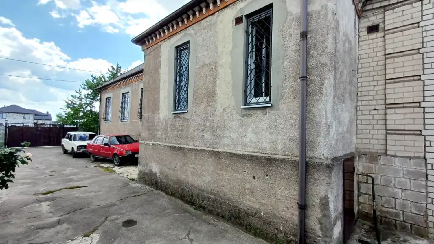 1839072864325413