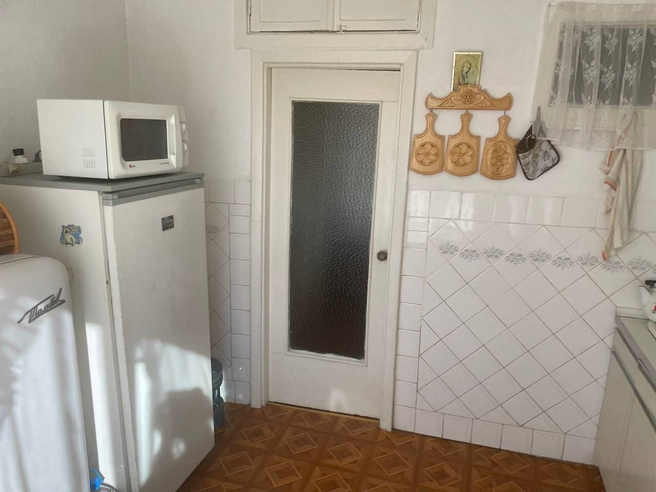 1833904674429414
