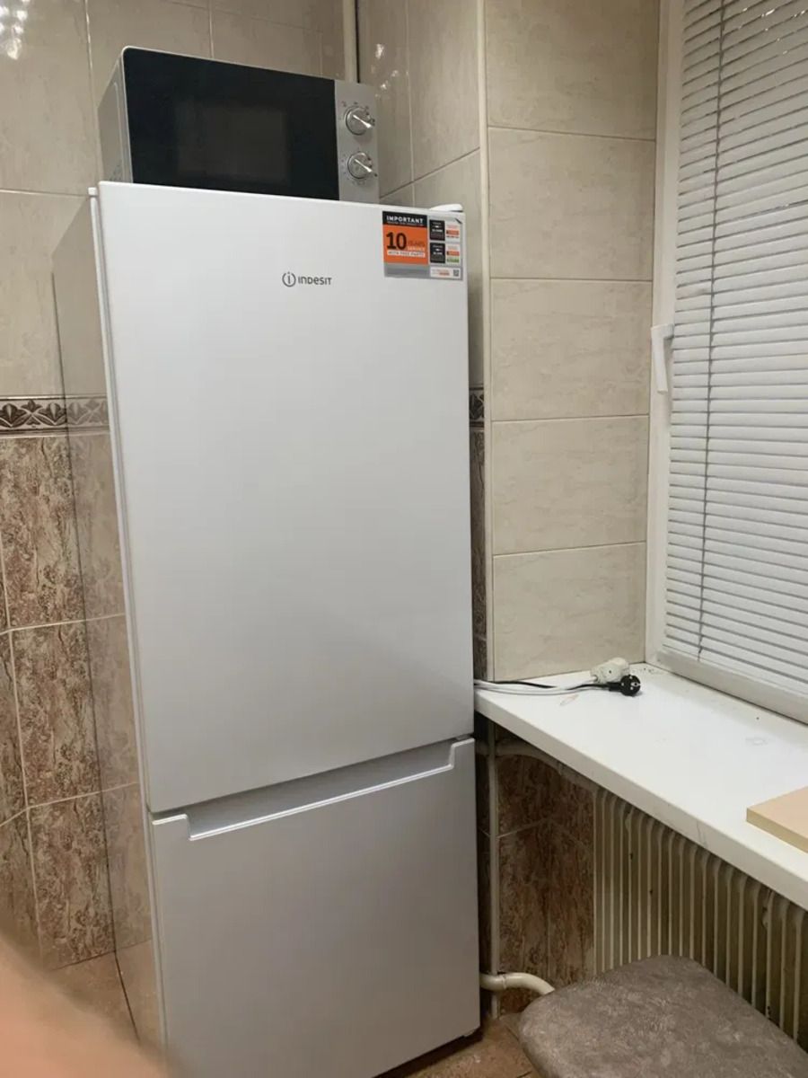 1832725589051418