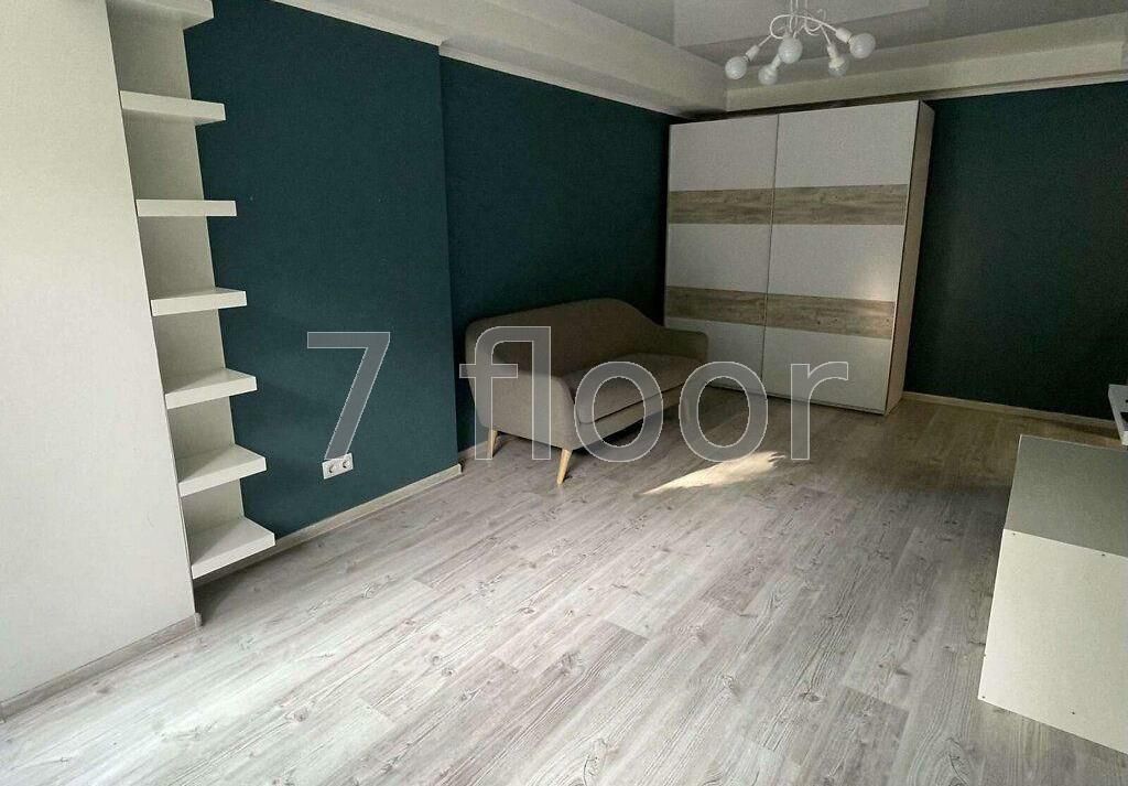 1835092358679418