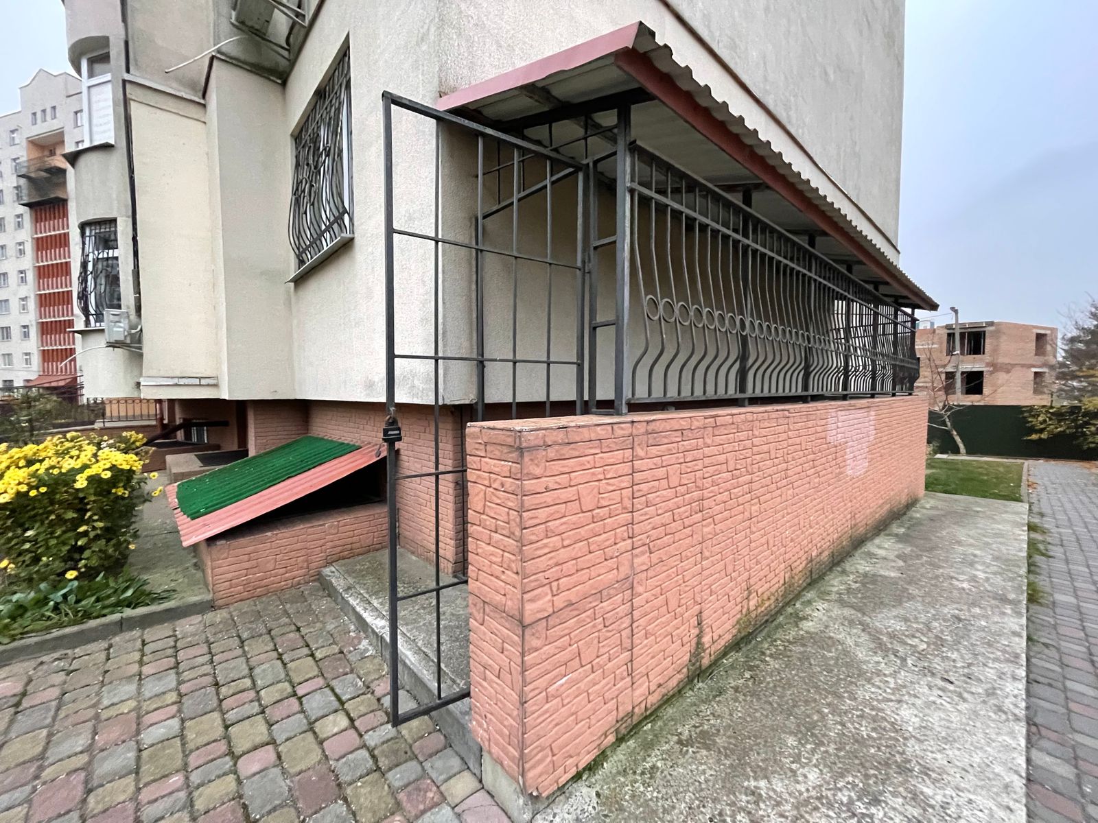 1815590045929042