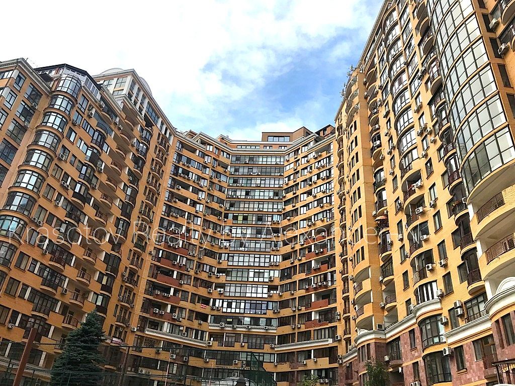 1828583088027042