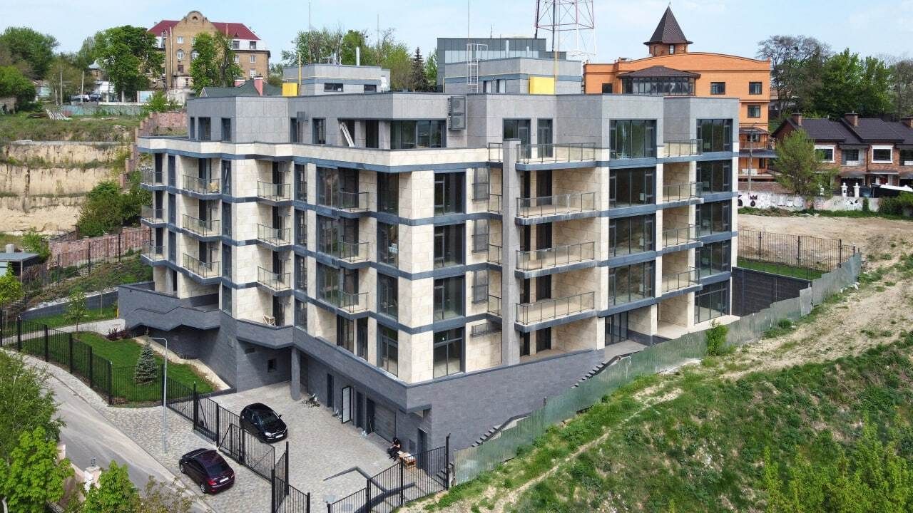1839533762656422