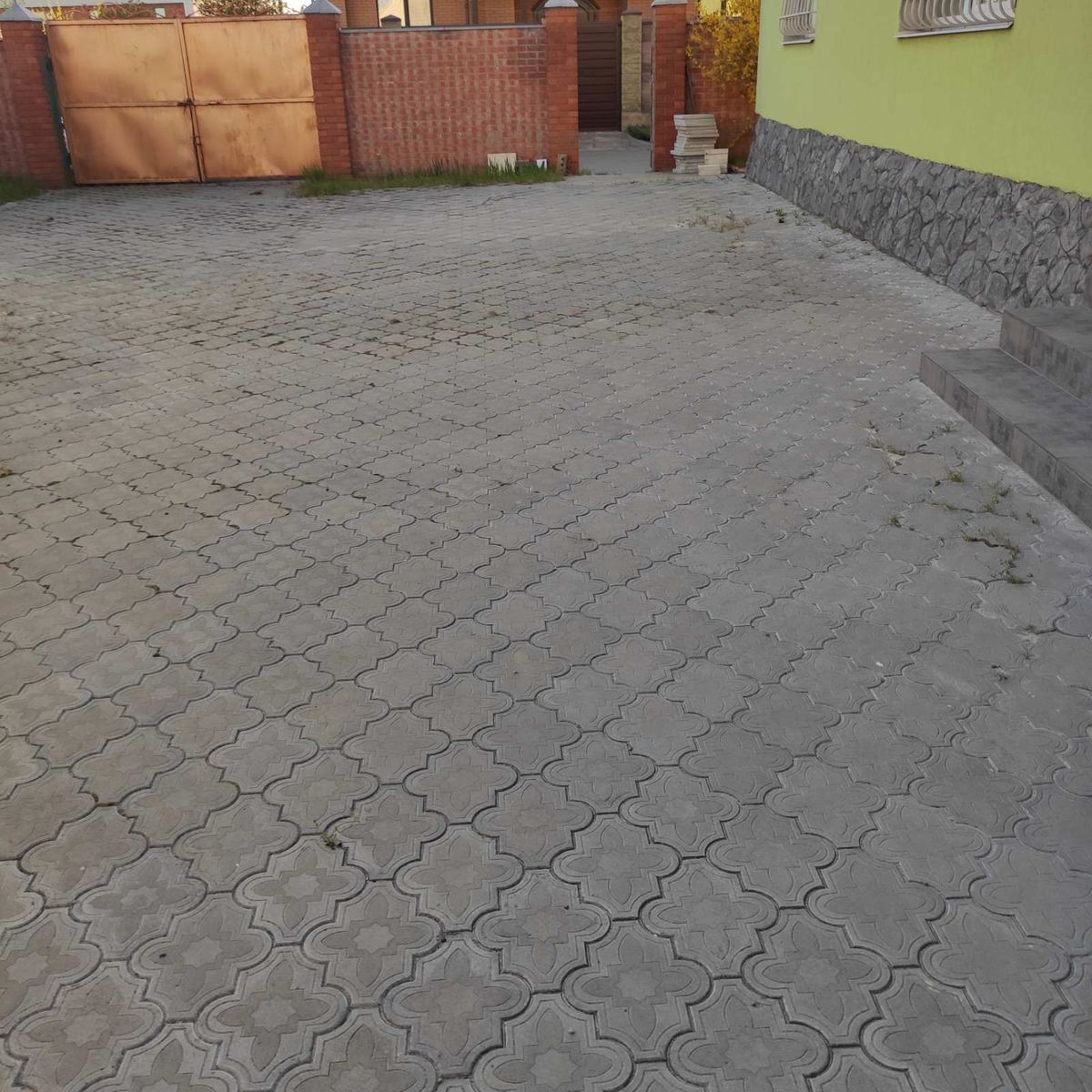 1830078478171423