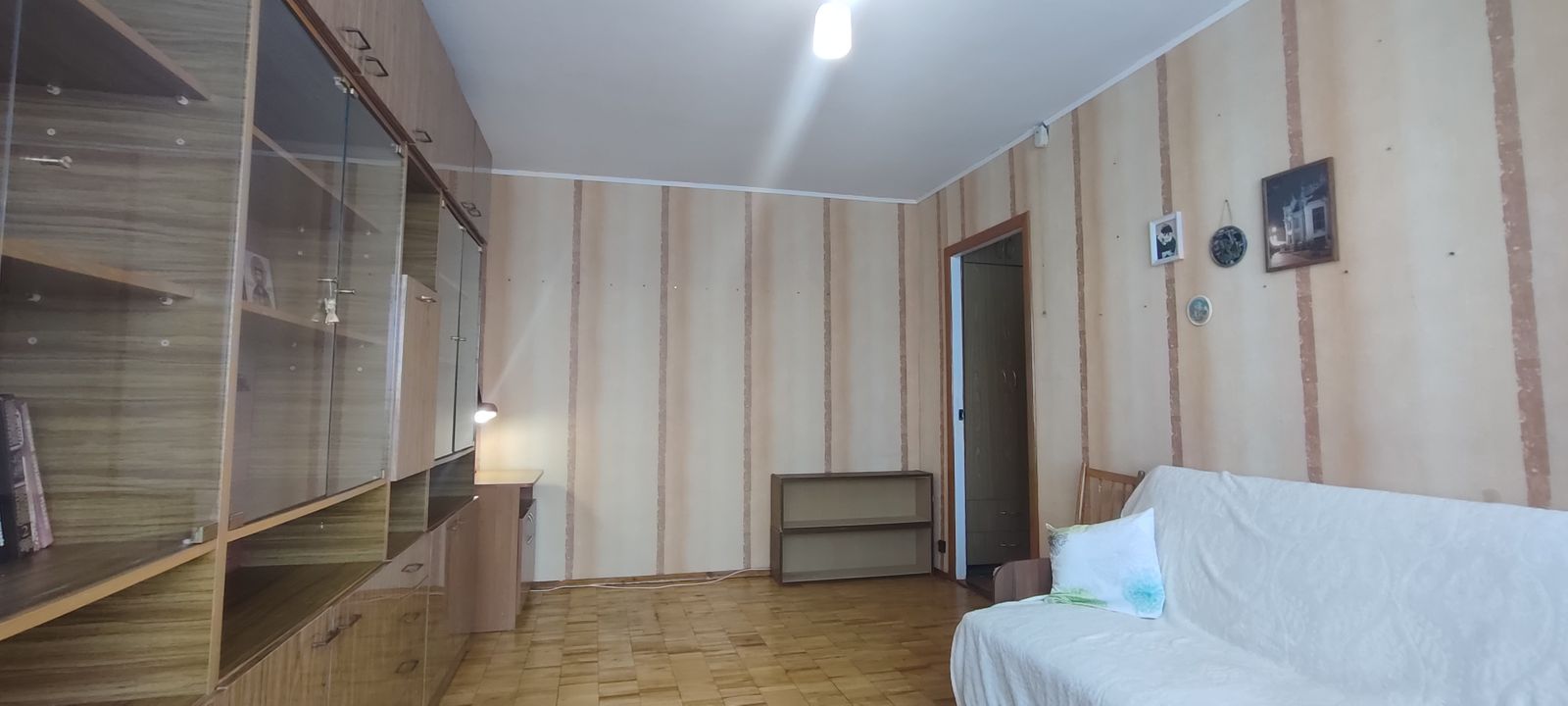 1836976610760424